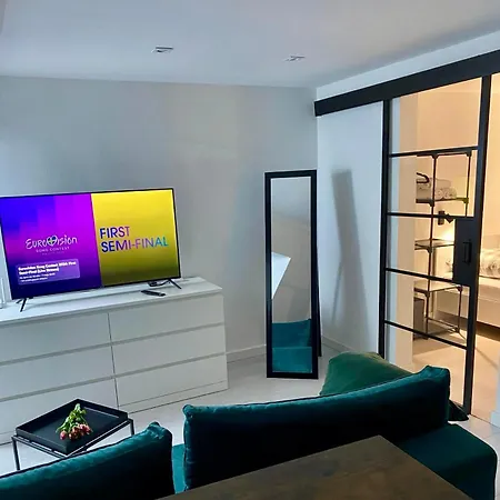 Michalowskiego W Poblizu Radiostacji Apartamento *
